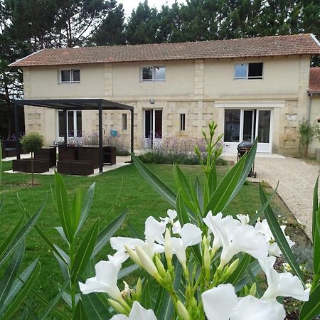 Villa Entiere Du Chateau Lacroix De Civrac 3 Ch, 3 Sdb, Piscine Xxl,Sauna, 4 Etoiles,7 Pers ภายนอก รูปภาพ
