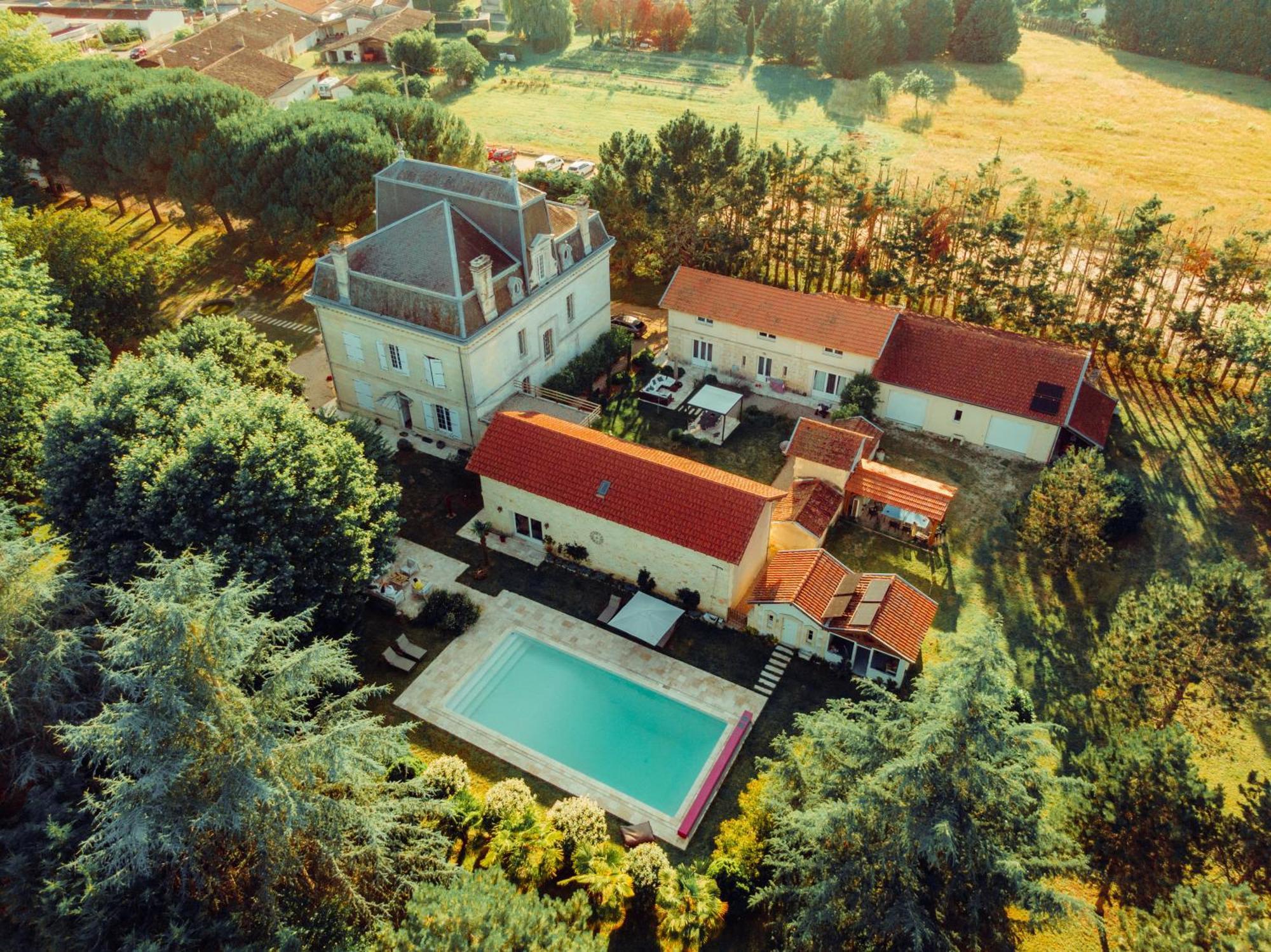 Villa Entiere Du Chateau Lacroix De Civrac 3 Ch, 3 Sdb, Piscine Xxl,Sauna, 4 Etoiles,7 Pers ภายนอก รูปภาพ