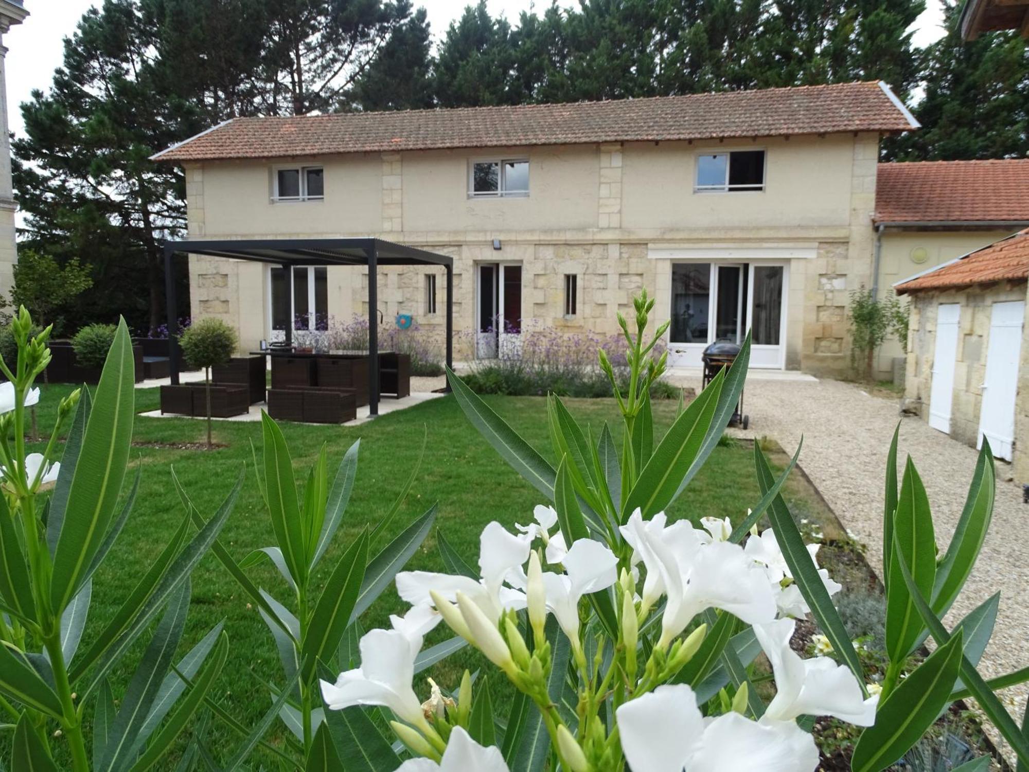 Villa Entiere Du Chateau Lacroix De Civrac 3 Ch, 3 Sdb, Piscine Xxl,Sauna, 4 Etoiles,7 Pers ภายนอก รูปภาพ